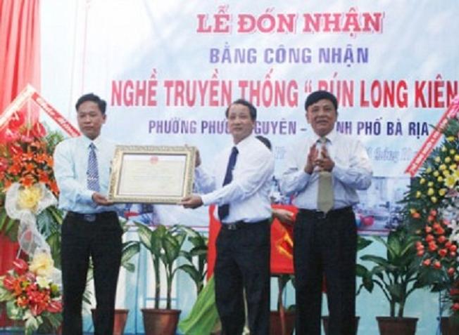 Làng bún Long Kiên được trao bằng công nhận nghề truyền thống