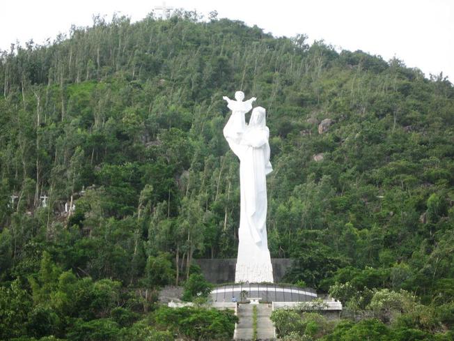 Tượng Đức mẹ Maria ở Bãi Dâu Vũng Tàu