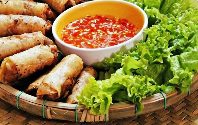 Ram kết hợp với lá cải – món ngon hấp dẫn của Đà Nẵng