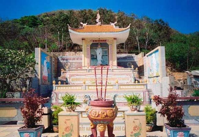 Tượng phật Quan Âm tại chùa Hải Vân