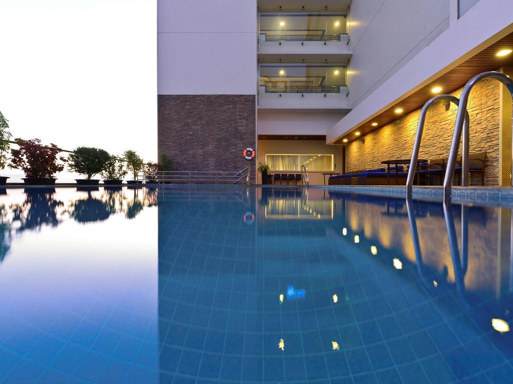 Bao trọn view <span class='marker'>mang</span> top 10 khách sạn Nha Trang <span class='marker'>sắp</span> biển nhất