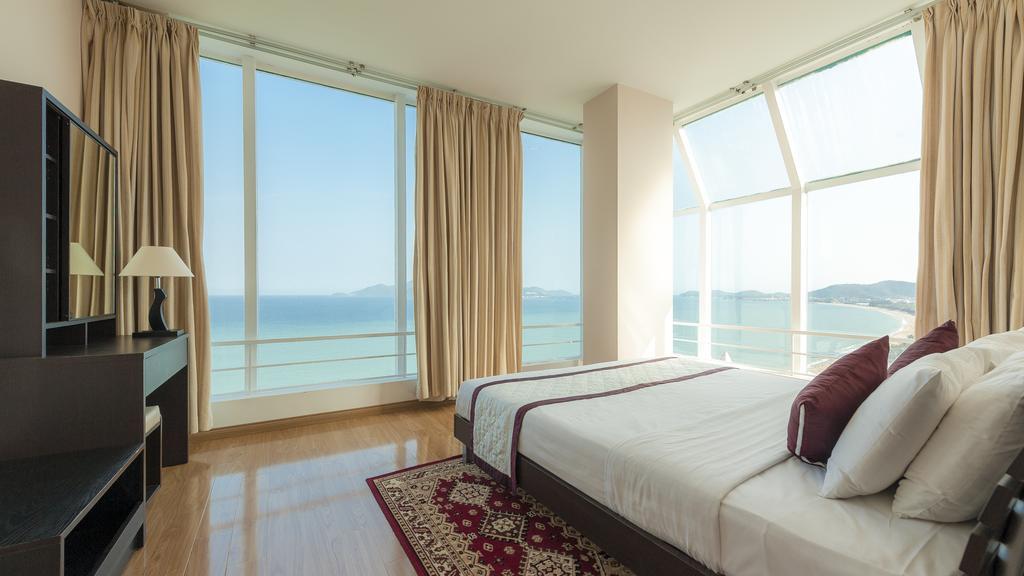 "Toàn cảnh" 10 khách sạn gần biển hàng đầu Nha Trang